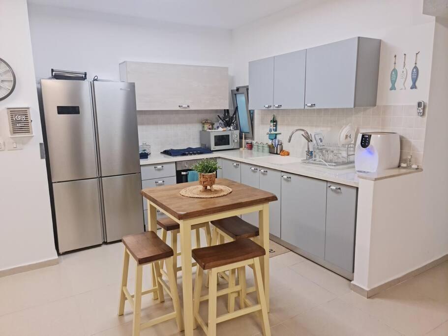 Апартаменты מרחק נגיעה בתקווה Petach Tikva Экстерьер фото